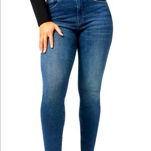 Good American Good Legs Jeans